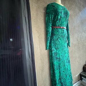 Zara Green Long Sleeve Stretch Dress with Paisley Pattern perfect condition